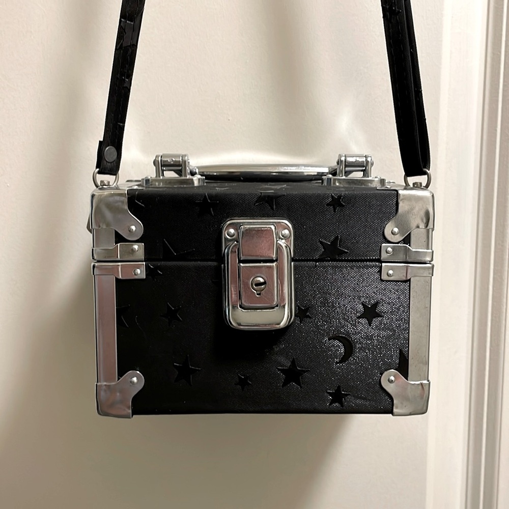 Vintage 90’s Stars train purse/box with strap